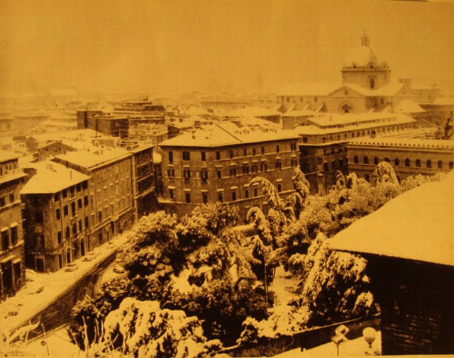 1965 Campidoglio Piazza dell'Ara Coeli Neve a Roma 9 febbraio